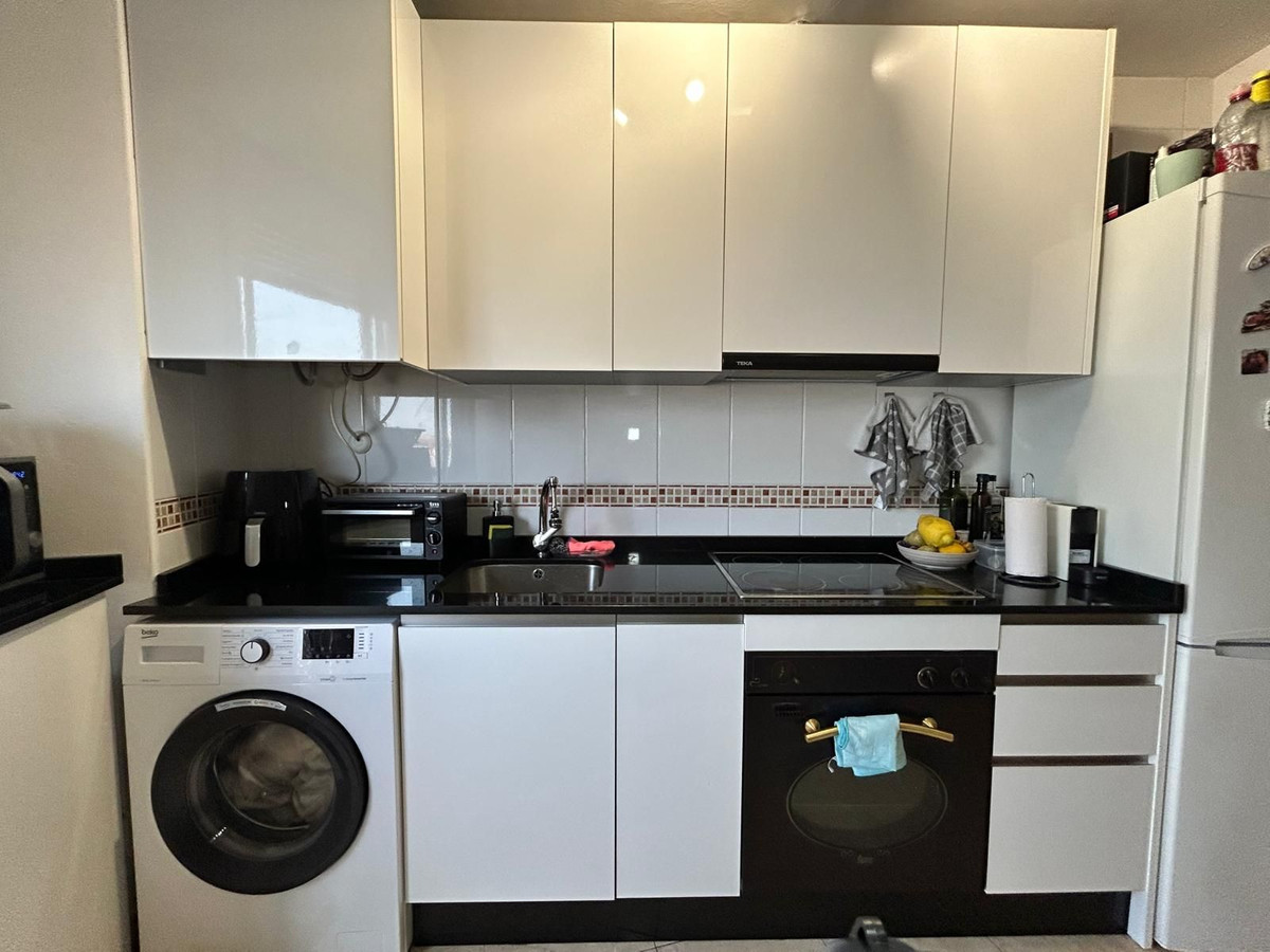 Se vende Apartamento Planta Media de 2 dormitorios en Costa Del Sol, Málaga, España