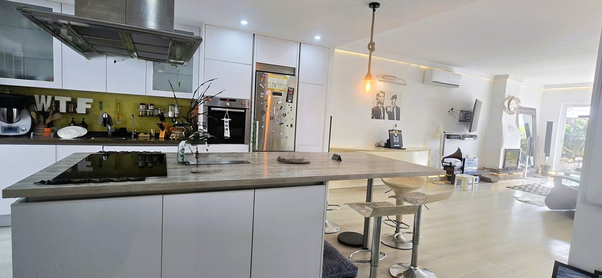 Se vende Villa - Chalet de 3 dormitorios en Costa Del Sol, Málaga, España