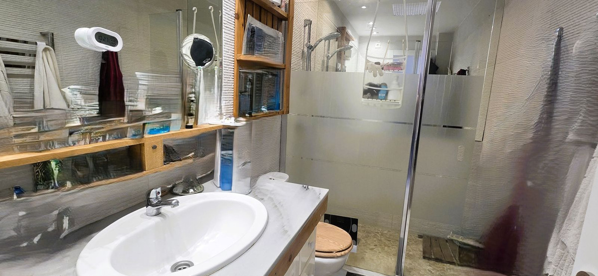 Se vende Villa - Chalet de 3 dormitorios en Costa Del Sol, Málaga, España