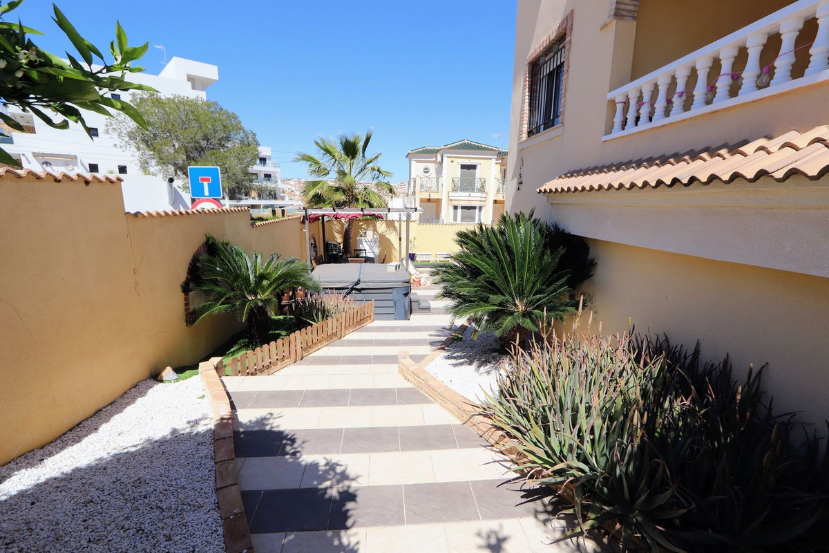 3 Bed Townhouse for sale in Villamartin Costa Blanca, Alicante, Spain
