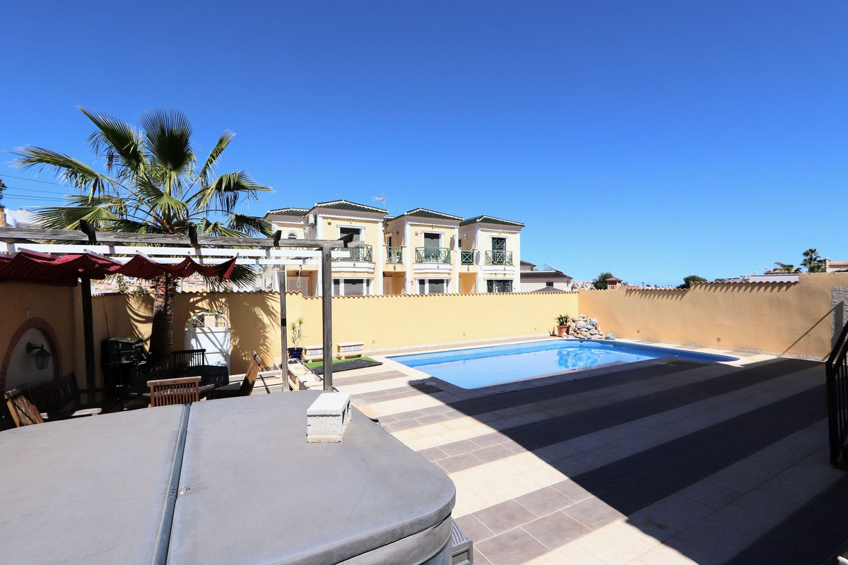 3 Bed Townhouse for sale in Villamartin Costa Blanca, Alicante, Spain