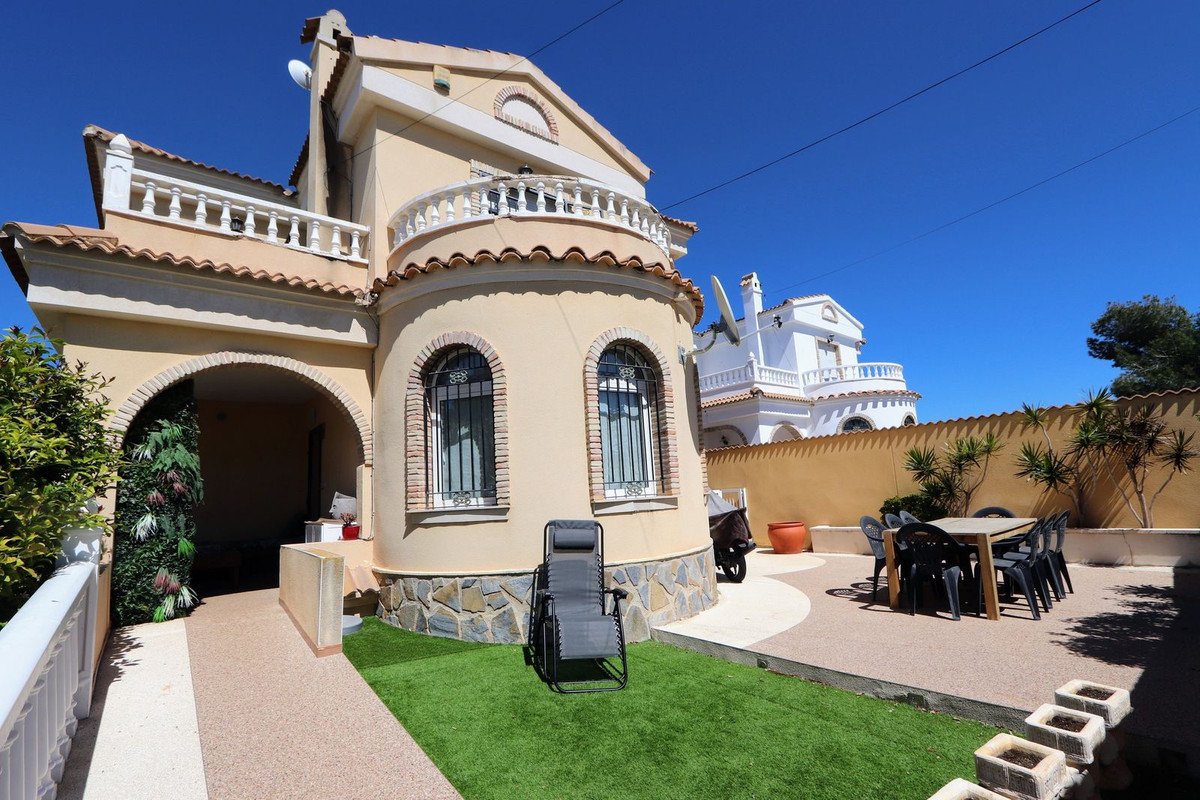 3 Bed Townhouse for sale in Villamartin Costa Blanca, Alicante, Spain