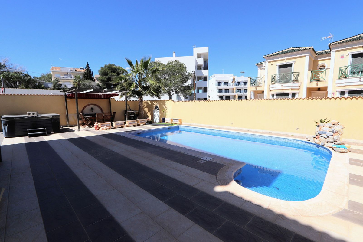 3 Bed Townhouse for sale in Villamartin Costa Blanca, Alicante, Spain