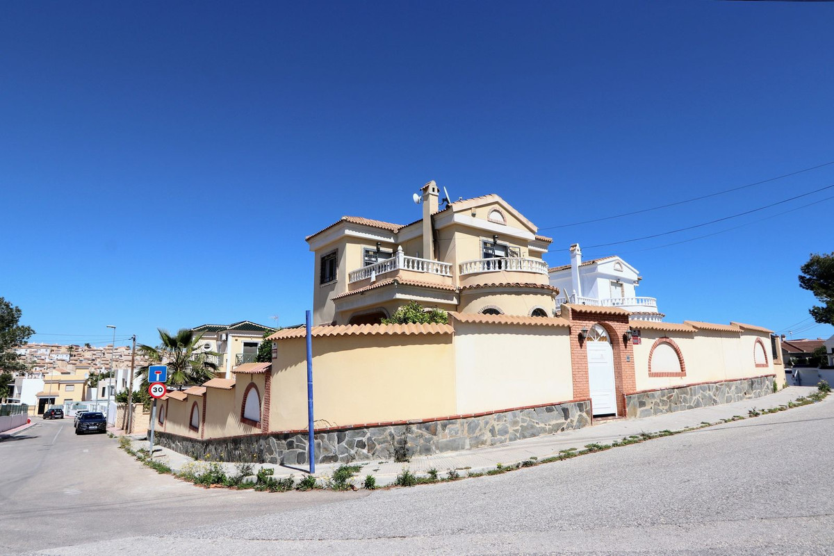 3 Bed Townhouse for sale in Villamartin Costa Blanca, Alicante, Spain