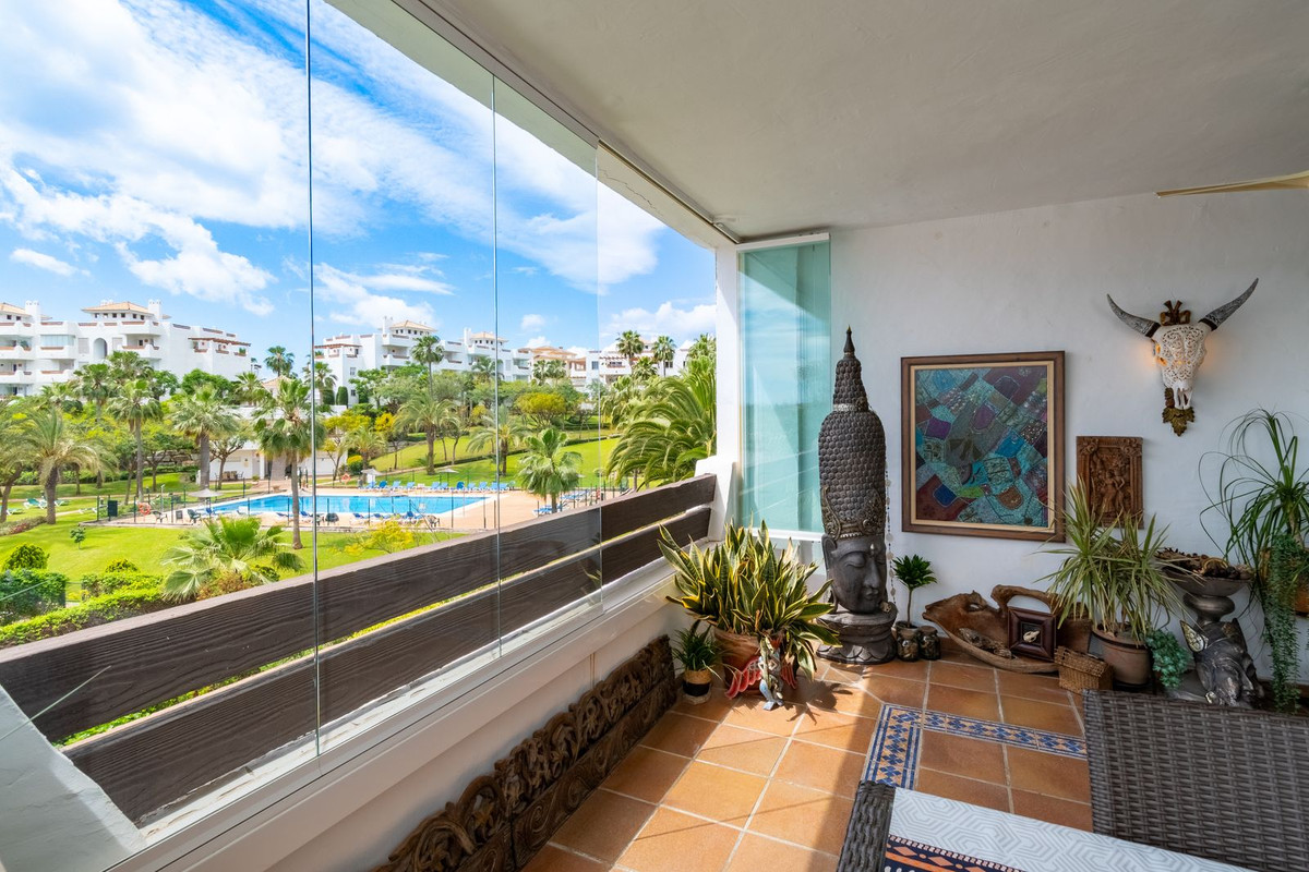 Se vende Apartamento Planta Media de 3 dormitorios en Costa Del Sol, Málaga, España