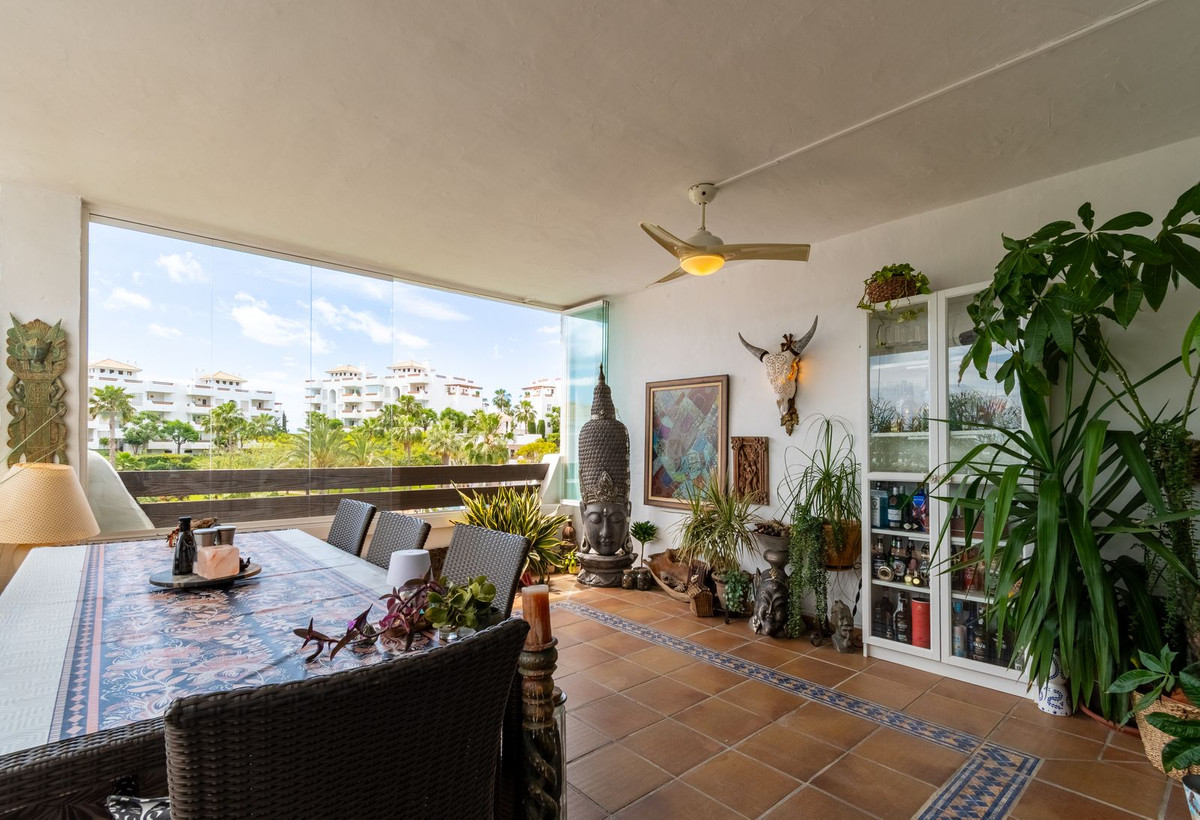 Se vende Apartamento Planta Media de 3 dormitorios en Costa Del Sol, Málaga, España