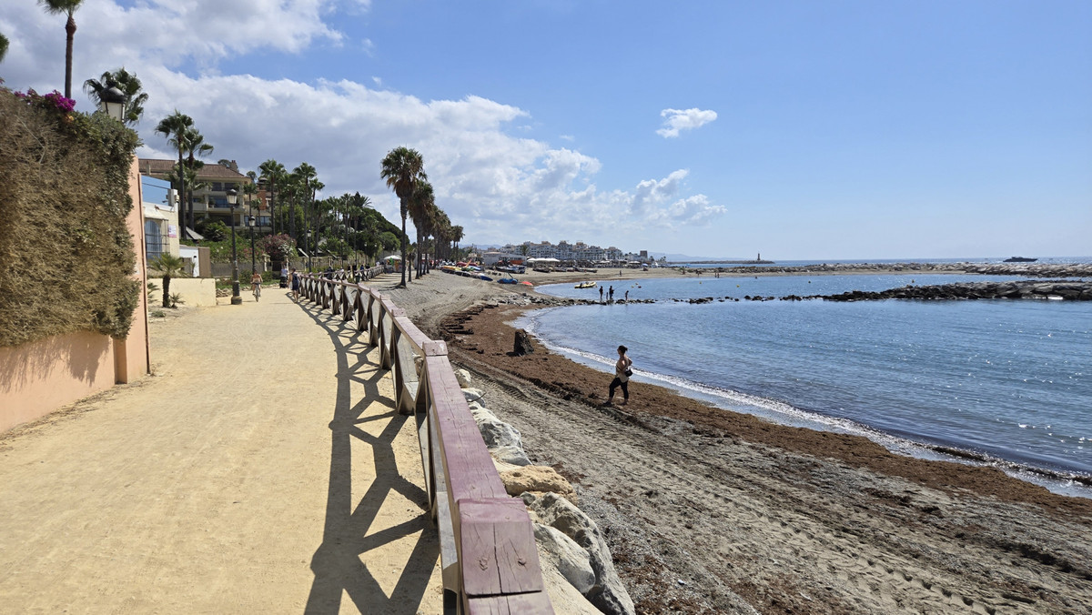 2 Bed Apartment for sale in Puerto Banús Costa Del Sol, Málaga, Spain