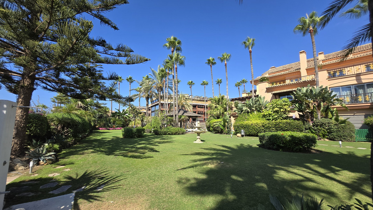2 Bed Apartment for sale in Puerto Banús Costa Del Sol, Málaga, Spain