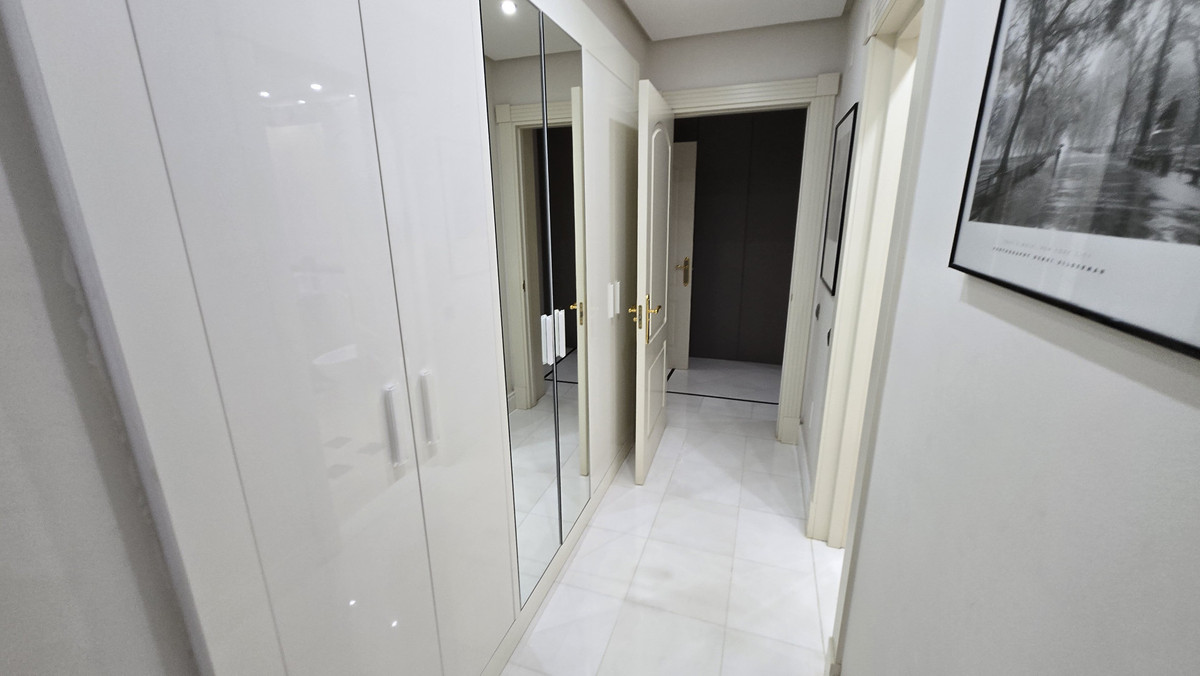 2 Bed Apartment for sale in Puerto Banús Costa Del Sol, Málaga, Spain