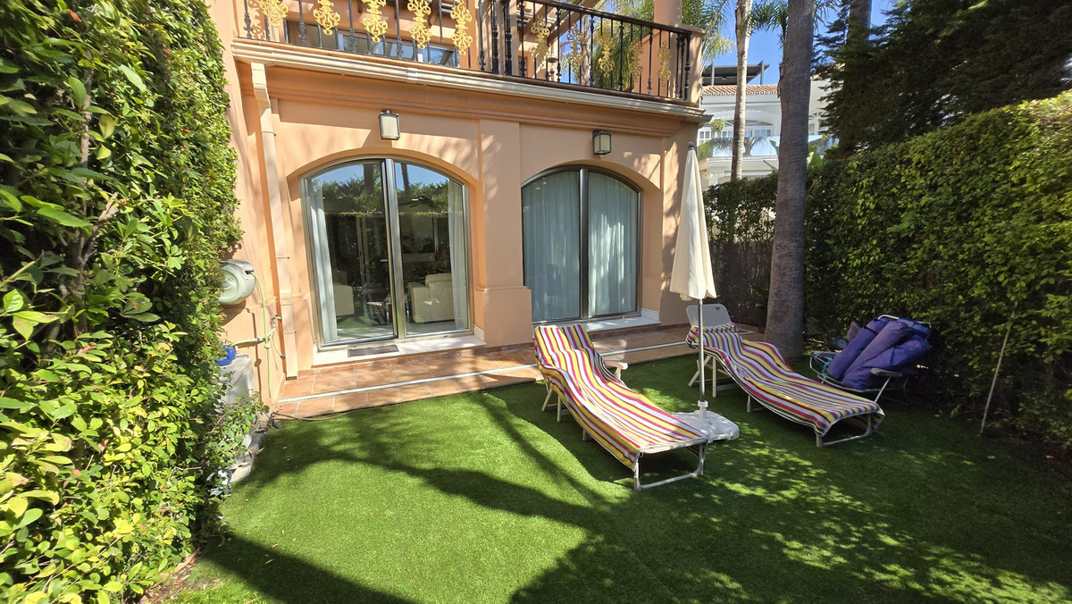 2 Bed Apartment for sale in Puerto Banús Costa Del Sol, Málaga, Spain