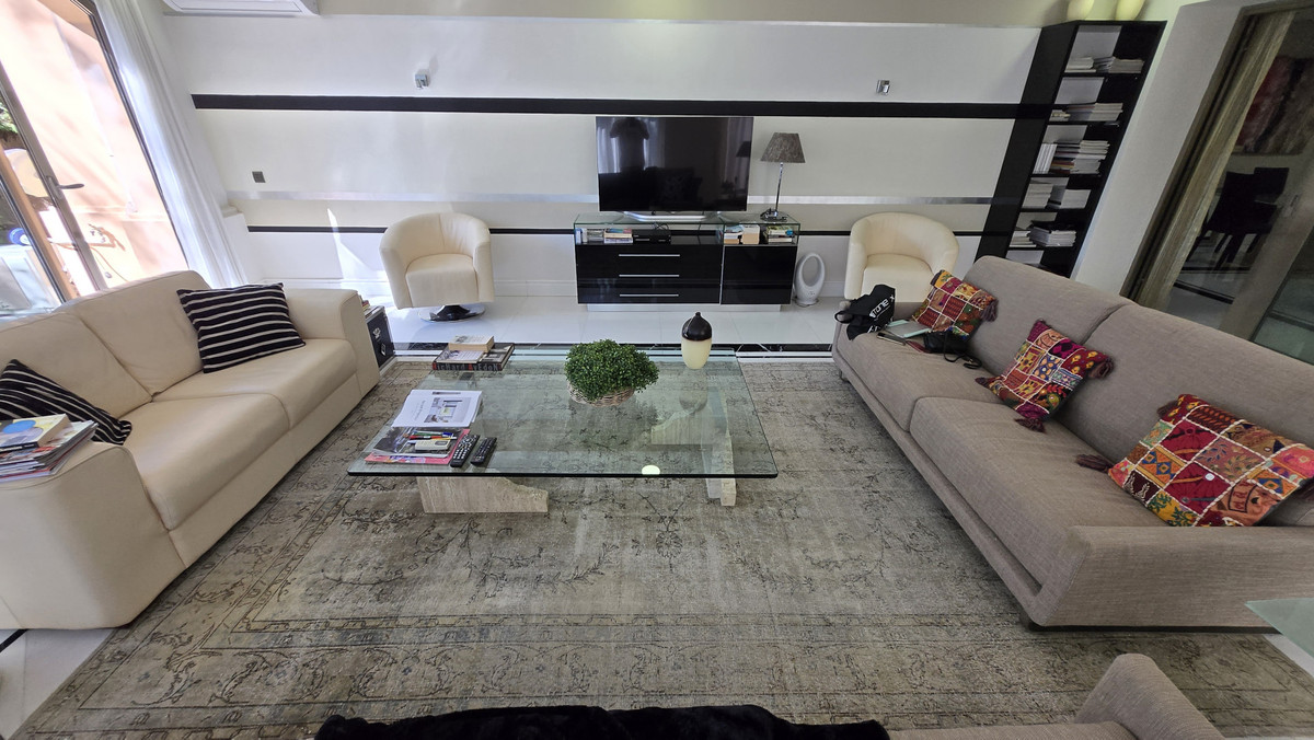 2 Bed Apartment for sale in Puerto Banús Costa Del Sol, Málaga, Spain