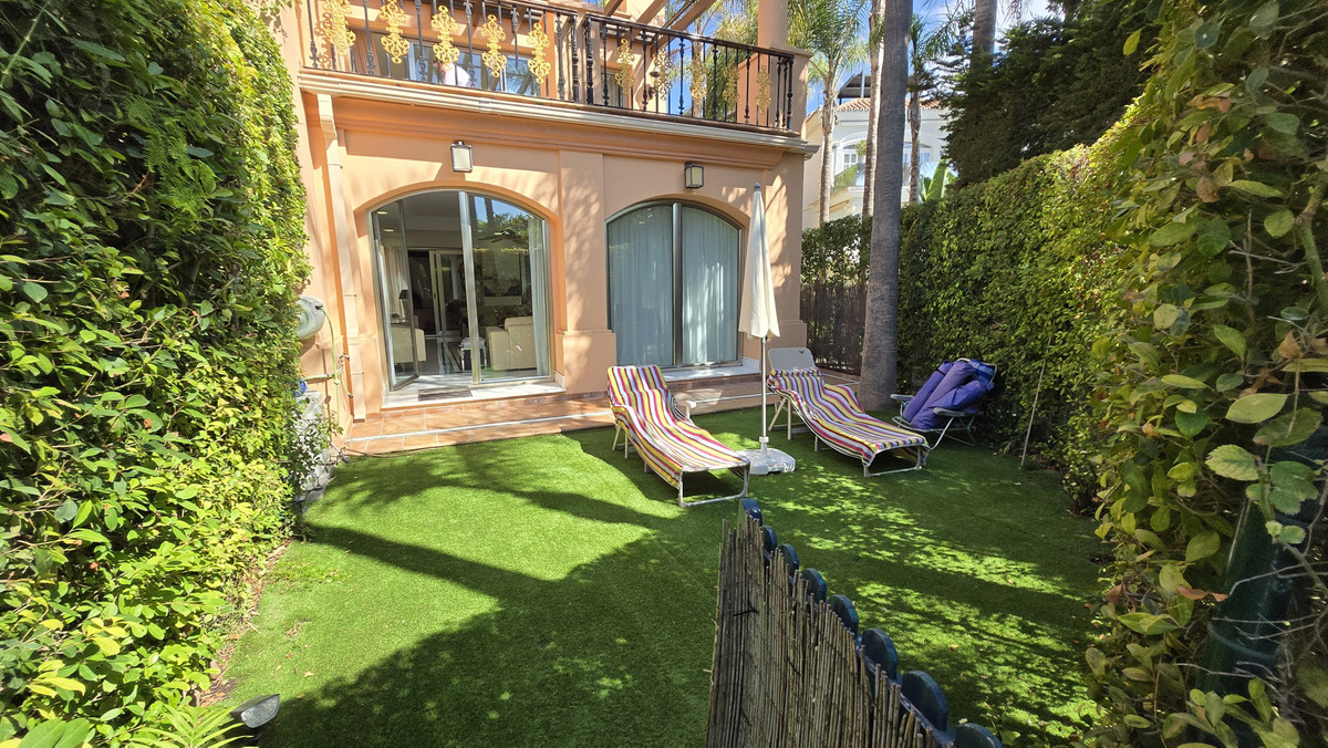 2 Bed Apartment for sale in Puerto Banús Costa Del Sol, Málaga, Spain