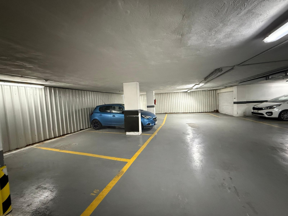 Se vende Aparcamiento  en Costa Del Sol, Málaga, España