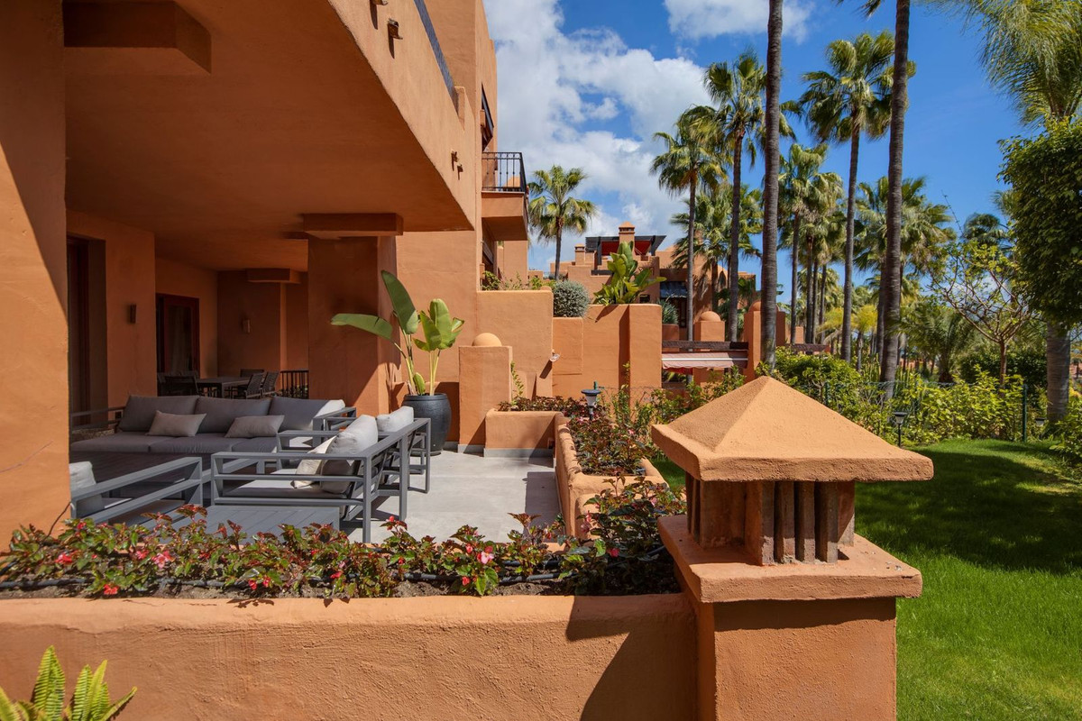 3 Bed Apartment for sale in Puerto Banús Costa Del Sol, Málaga, Spain