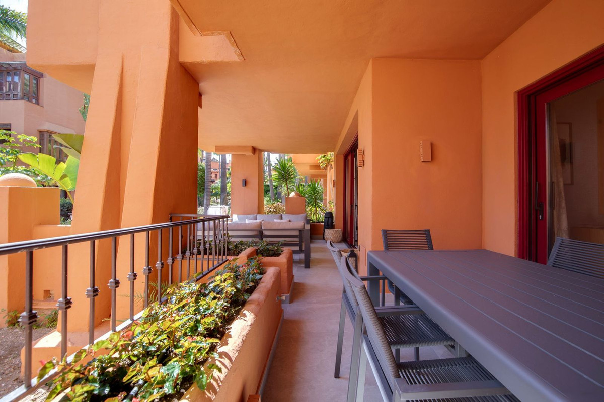 3 Bed Apartment for sale in Puerto Banús Costa Del Sol, Málaga, Spain