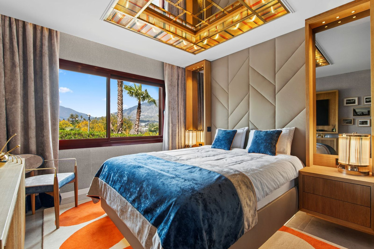 3 Bed Apartment for sale in Puerto Banús Costa Del Sol, Málaga, Spain