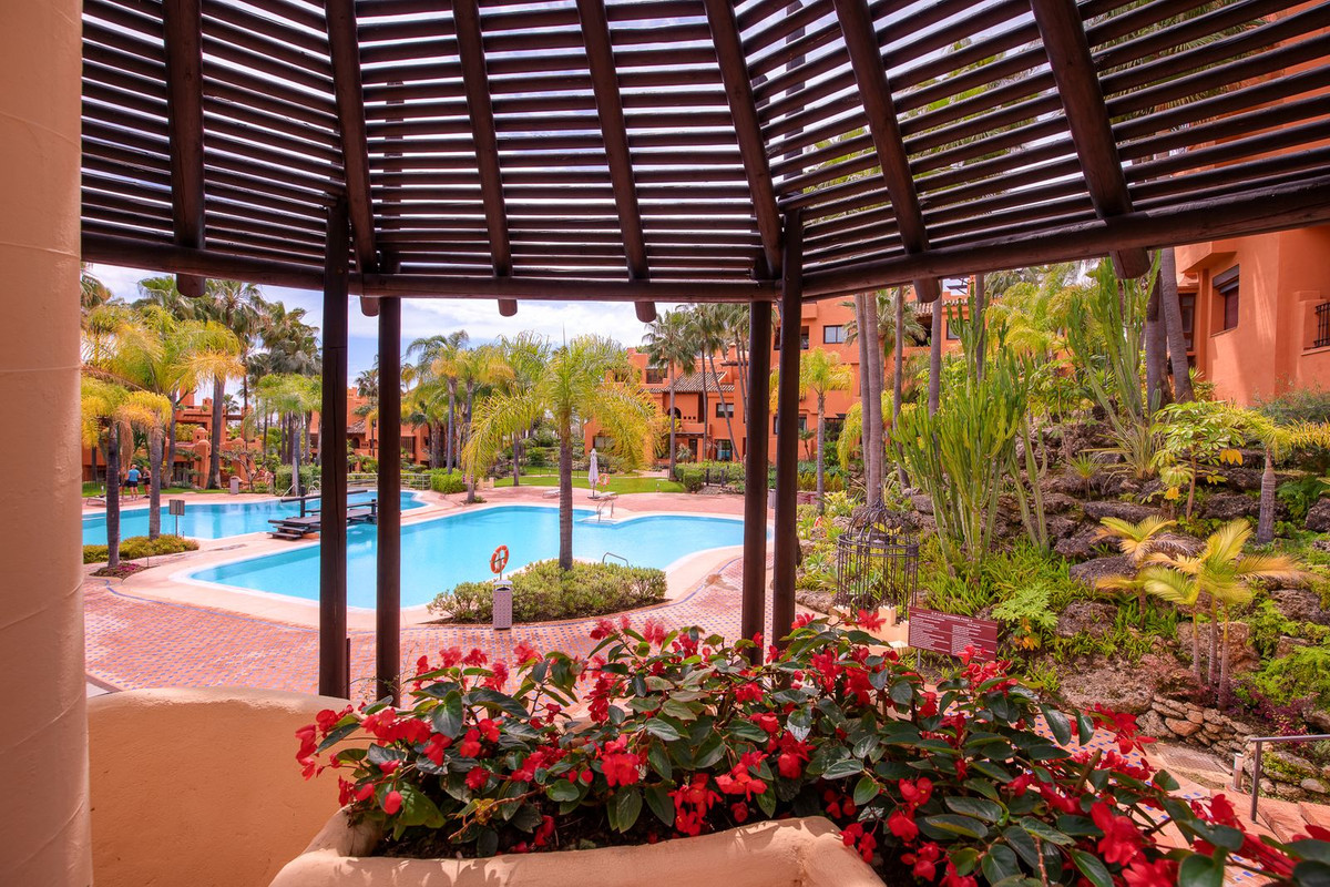 3 Bed Apartment for sale in Puerto Banús Costa Del Sol, Málaga, Spain