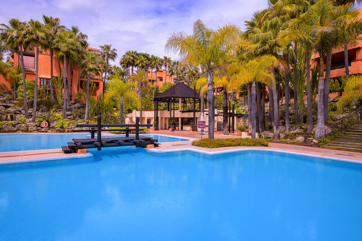 3 Bed Apartment for sale in Puerto Banús Costa Del Sol, Málaga, Spain