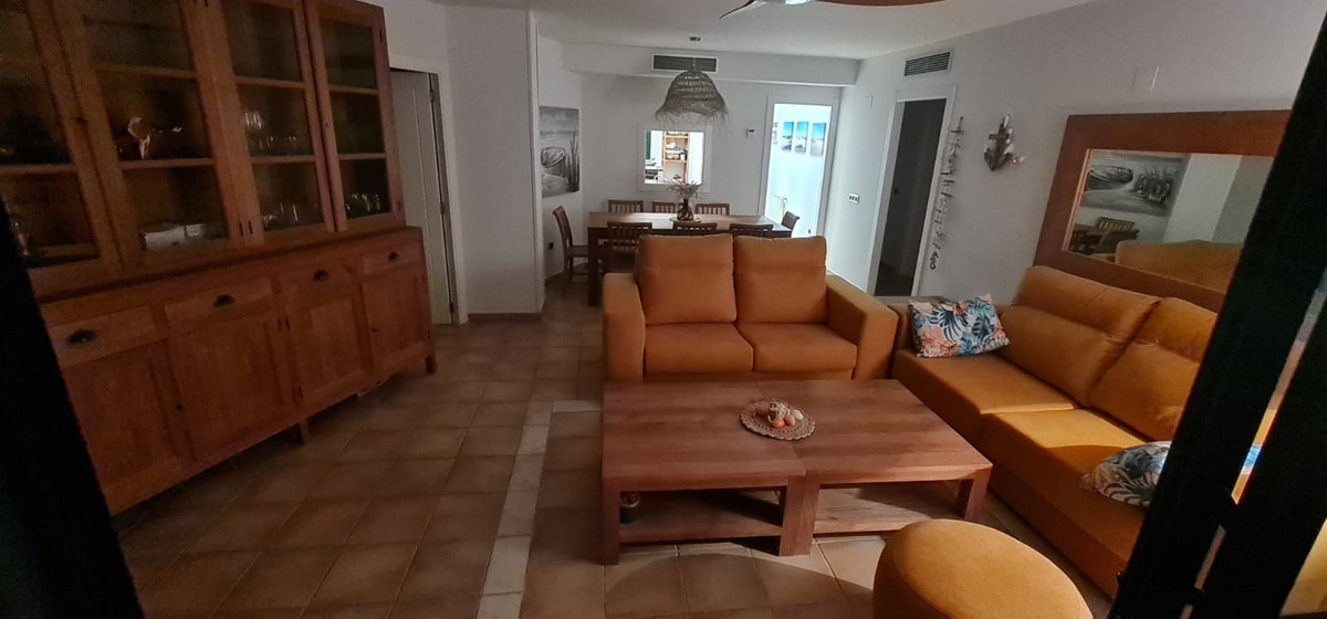 Se vende Apartamento Planta Media de 3 dormitorios en Costa Blanca, Alicante, España