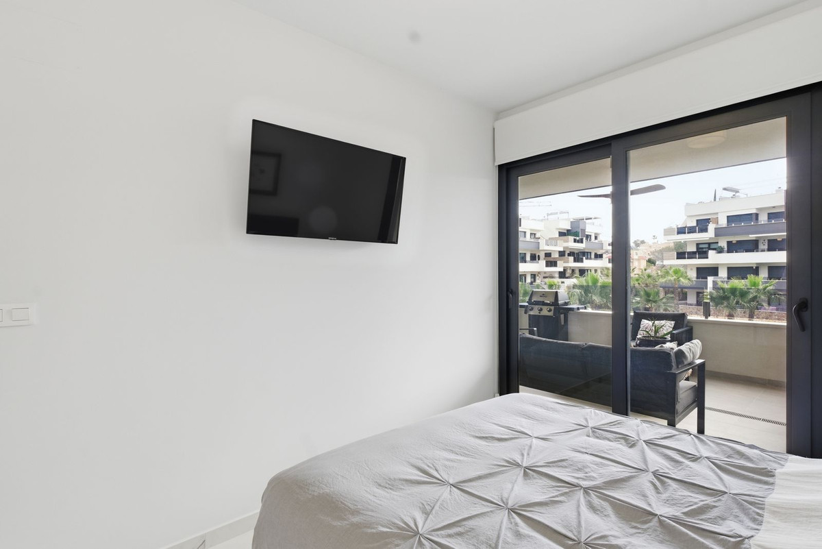 Se vende Apartamento Planta Media de 2 dormitorios en Costa Blanca, Alicante, España