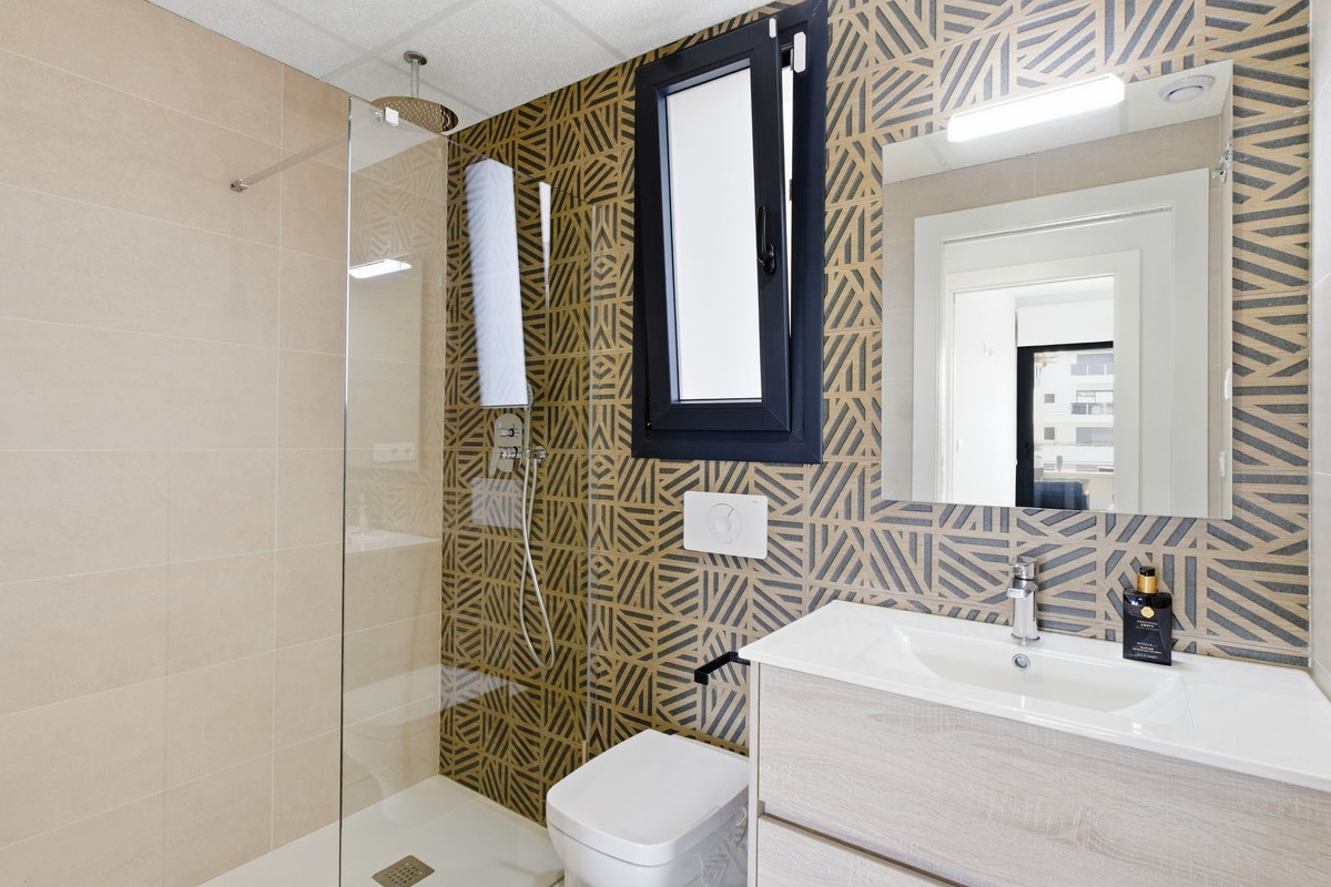 Se vende Apartamento Planta Media de 2 dormitorios en Costa Blanca, Alicante, España