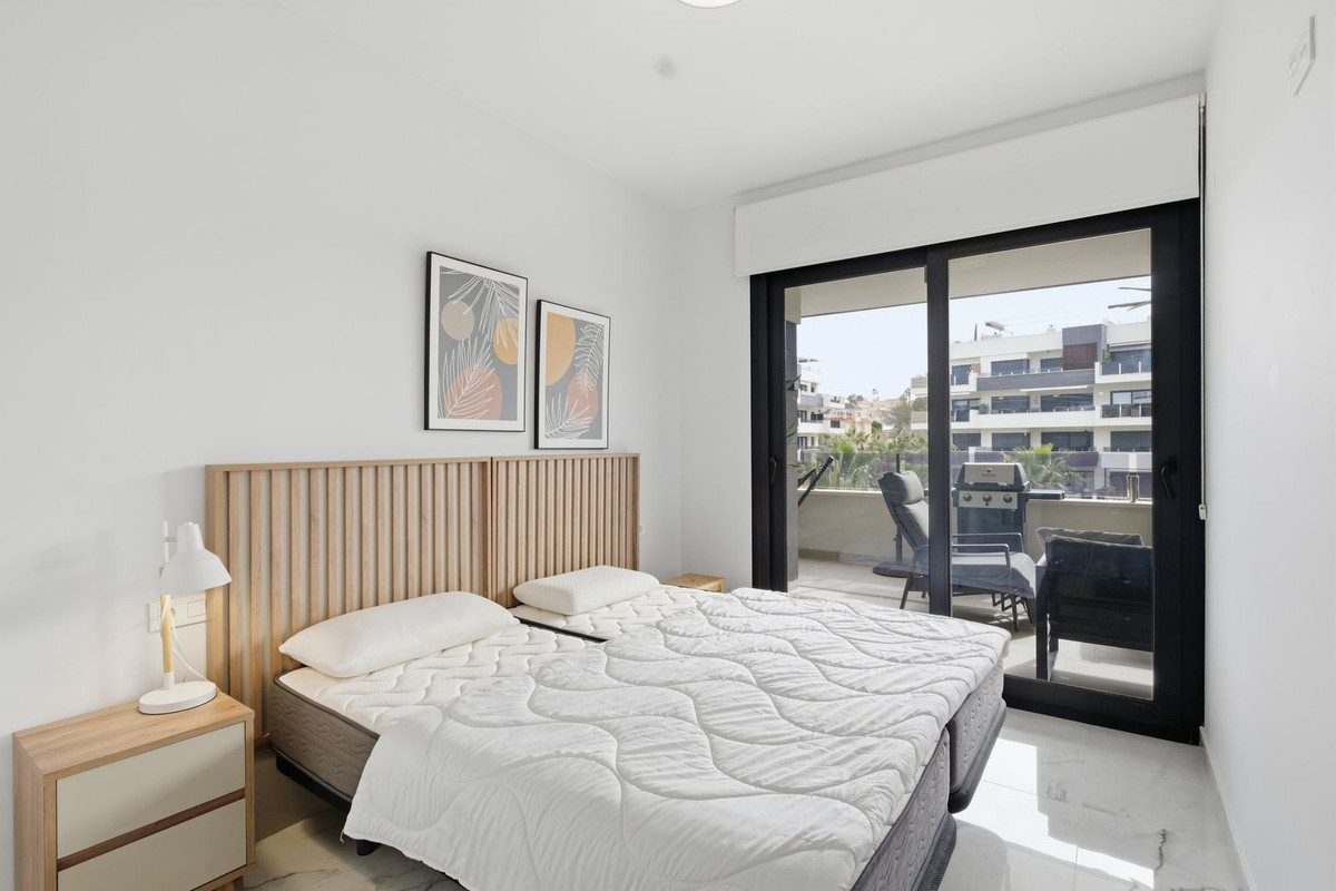Se vende Apartamento Planta Media de 2 dormitorios en Costa Blanca, Alicante, España