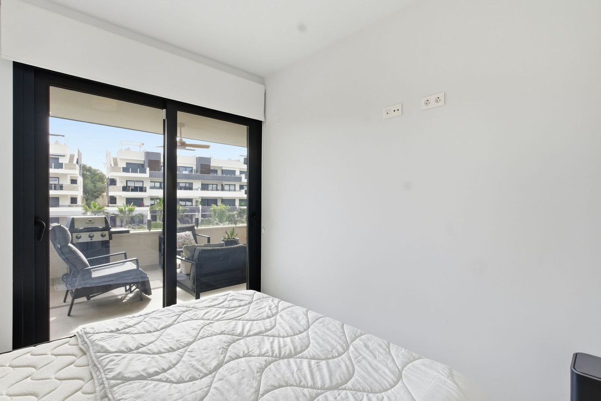 Se vende Apartamento Planta Media de 2 dormitorios en Costa Blanca, Alicante, España