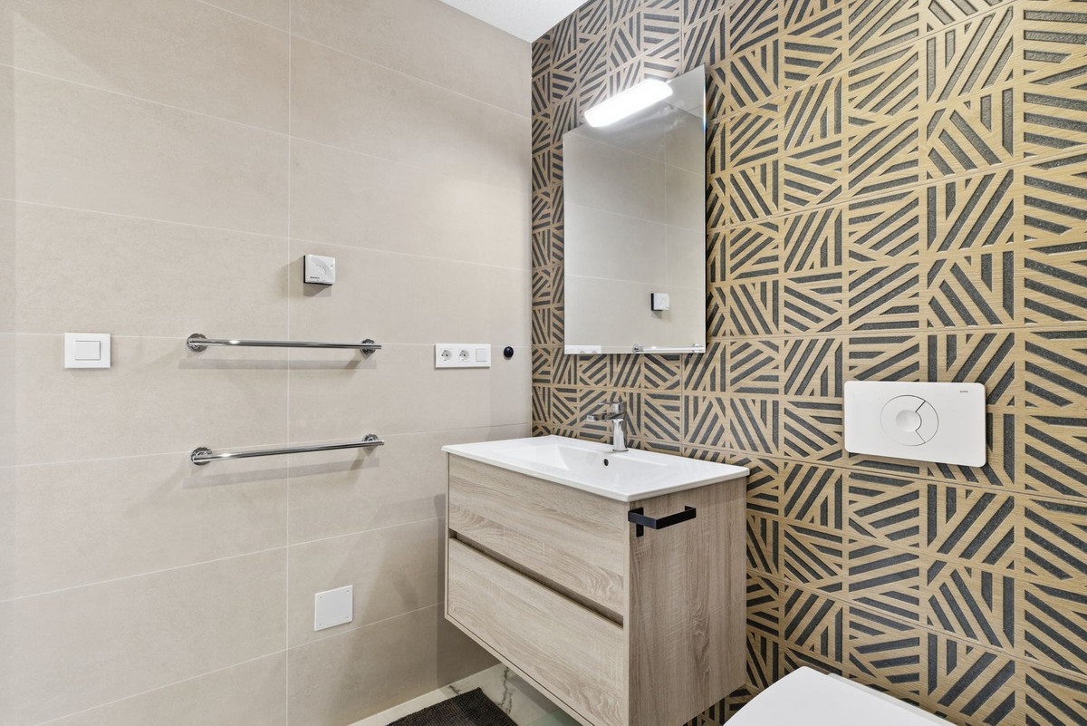 Se vende Apartamento Planta Media de 2 dormitorios en Costa Blanca, Alicante, España