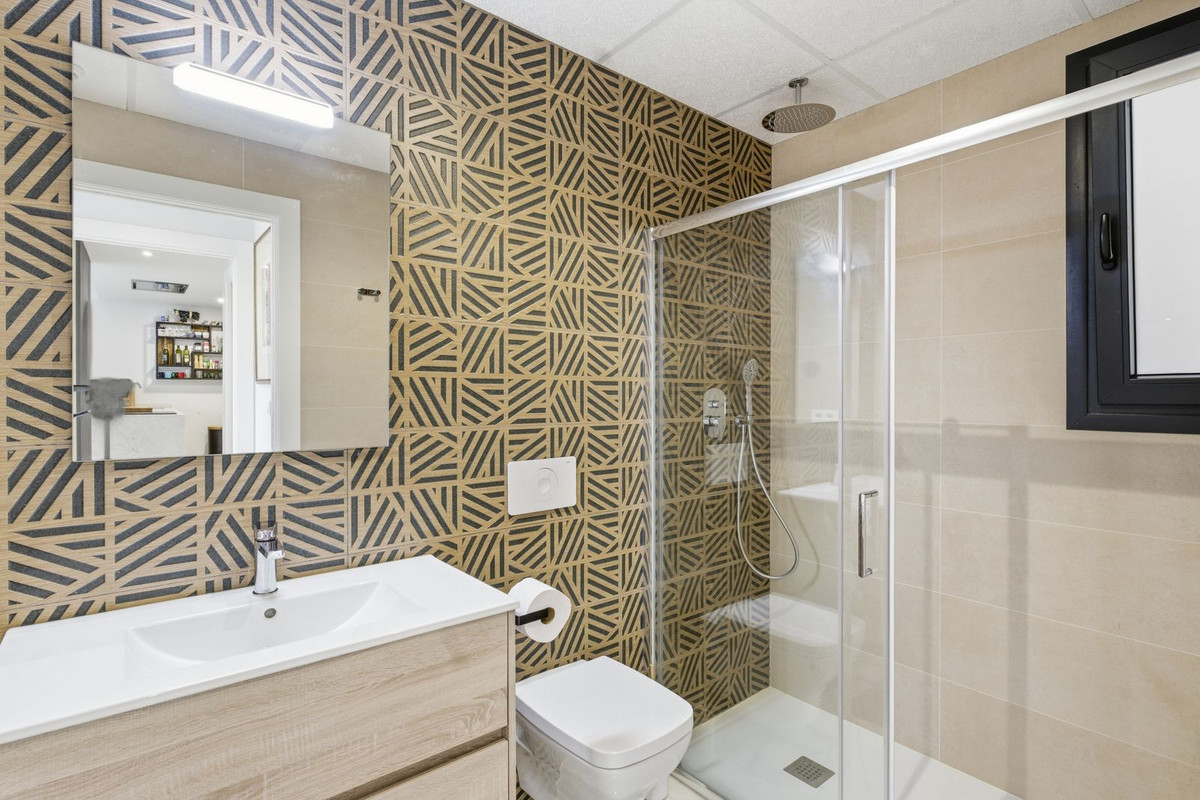 Se vende Apartamento Planta Media de 2 dormitorios en Costa Blanca, Alicante, España