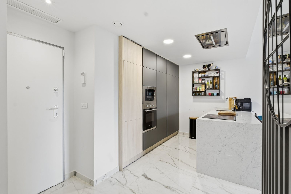 Se vende Apartamento Planta Media de 2 dormitorios en Costa Blanca, Alicante, España