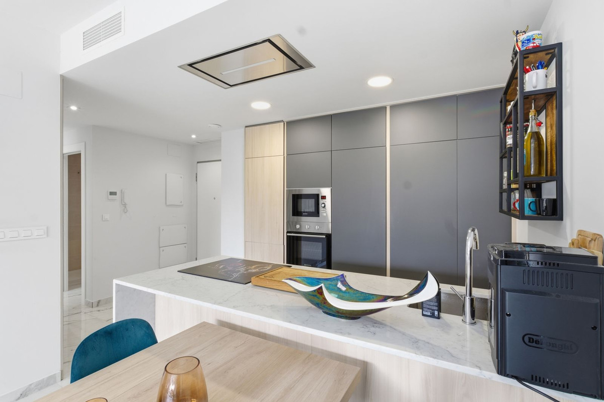 Se vende Apartamento Planta Media de 2 dormitorios en Costa Blanca, Alicante, España