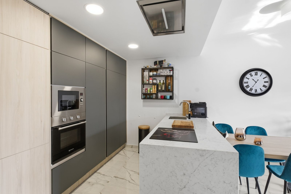 Se vende Apartamento Planta Media de 2 dormitorios en Costa Blanca, Alicante, España