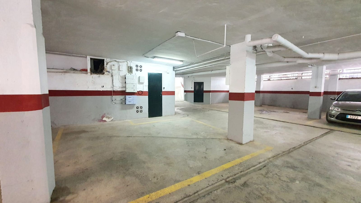 Se vende Aparcamiento  en Costa Del Sol, Málaga, España