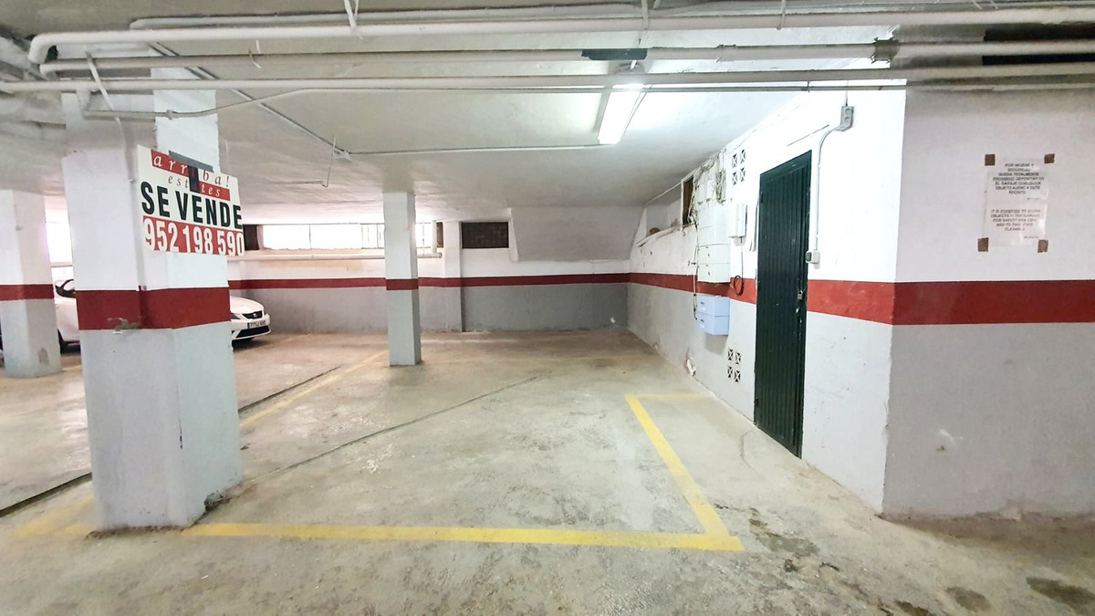 Se vende Aparcamiento  en Costa Del Sol, Málaga, España