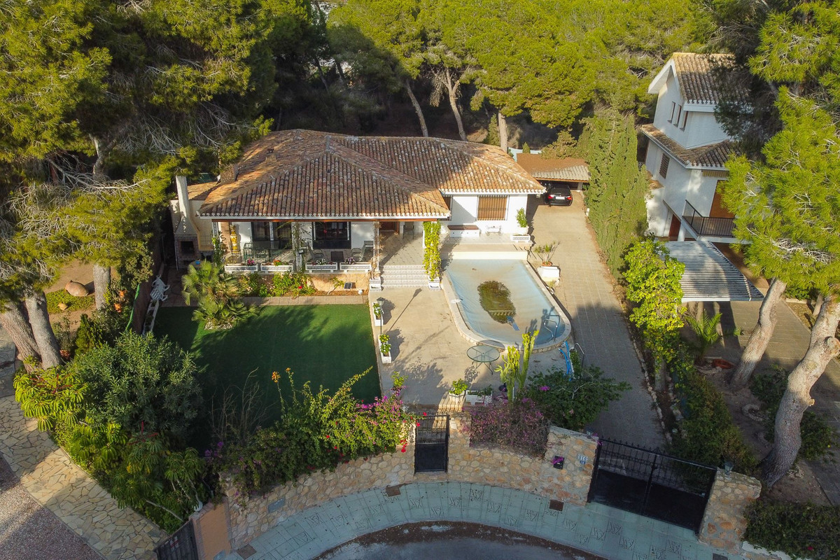 6 Bed Townhouse for sale in Campoamor Costa Blanca, Alicante, Spain