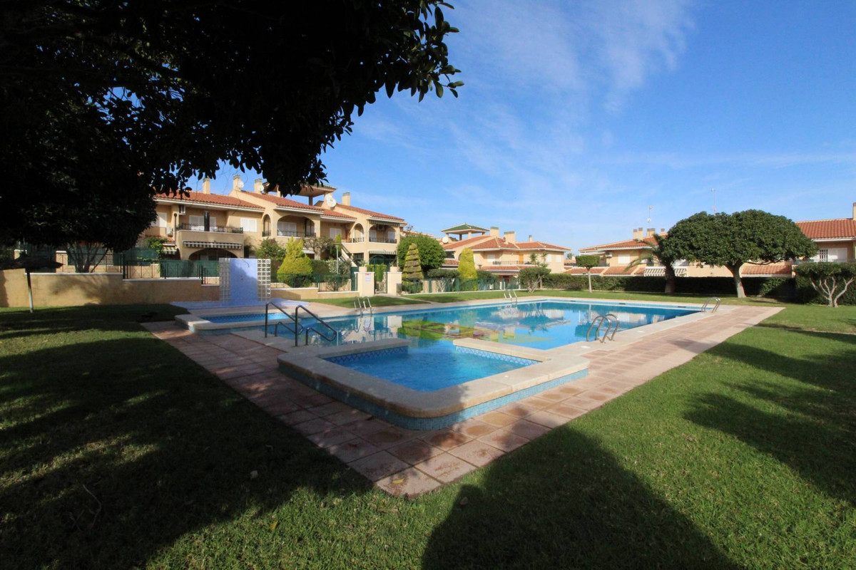 2 Bed Apartment for sale in Gran Alacant Costa Blanca, Alicante, Spain