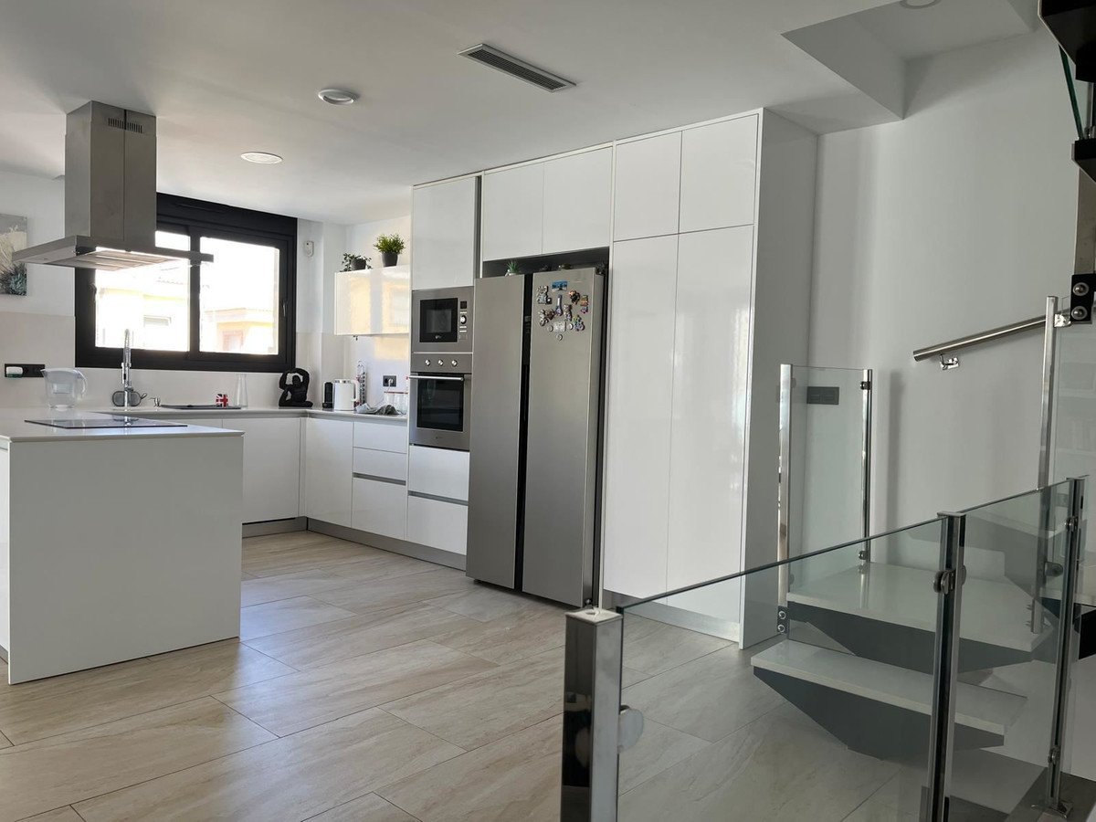 Se vende Villa - Chalet de 3 dormitorios en Costa Blanca, Alicante, España