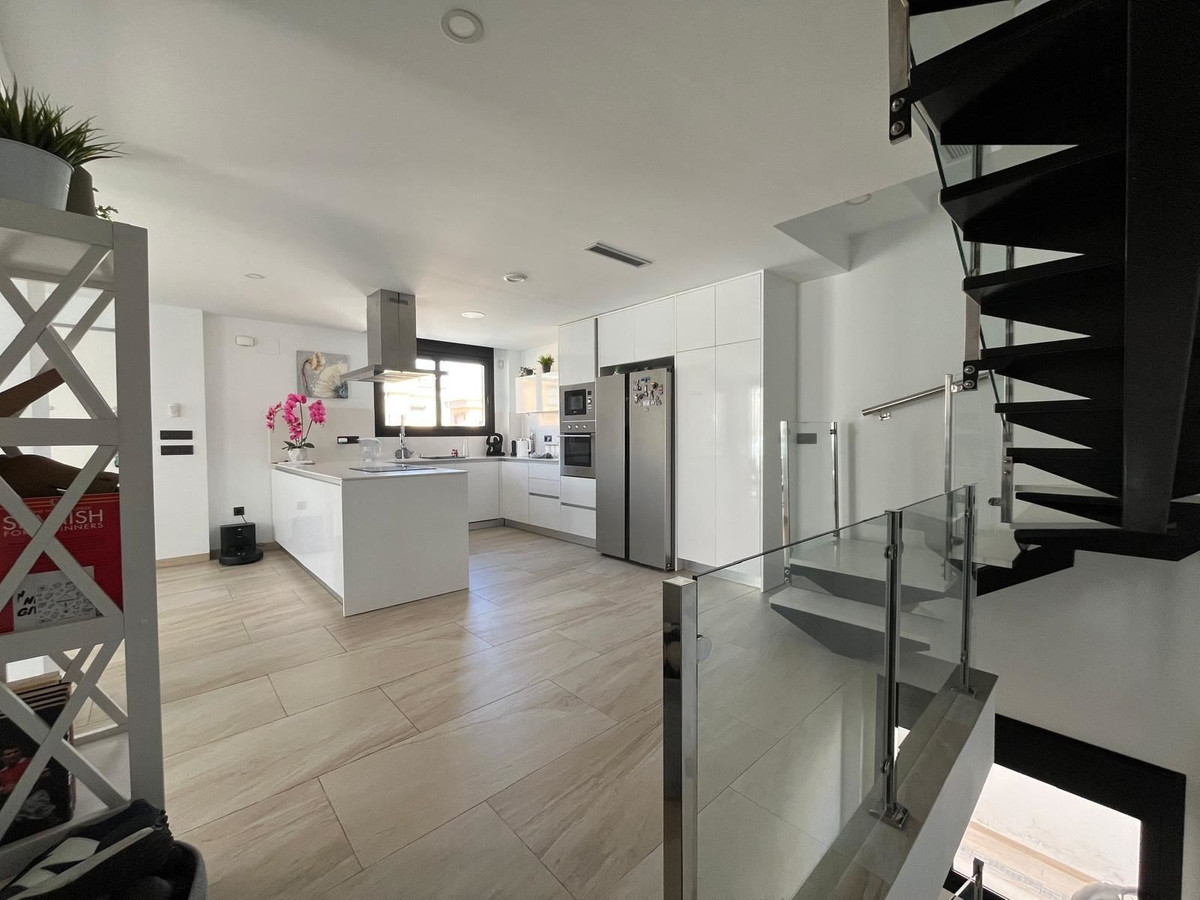 Se vende Villa - Chalet de 3 dormitorios en Costa Blanca, Alicante, España
