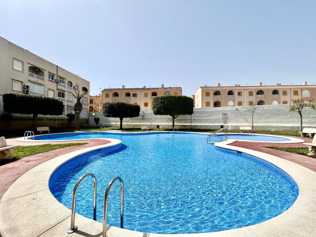 Se vende Apartamento Planta Baja de 2 dormitorios en Costa Blanca, Alicante, España