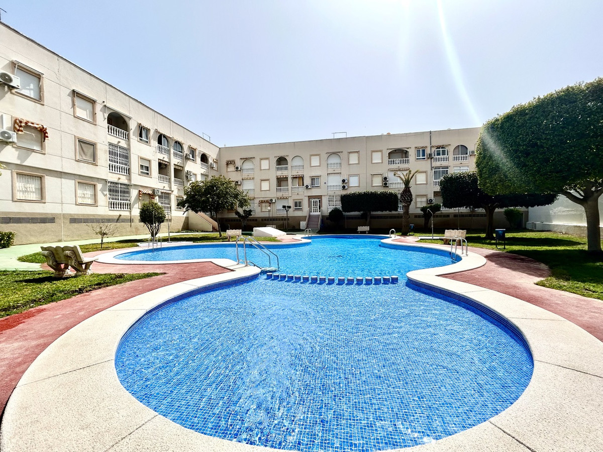 Se vende Apartamento Planta Baja de 2 dormitorios en Costa Blanca, Alicante, España