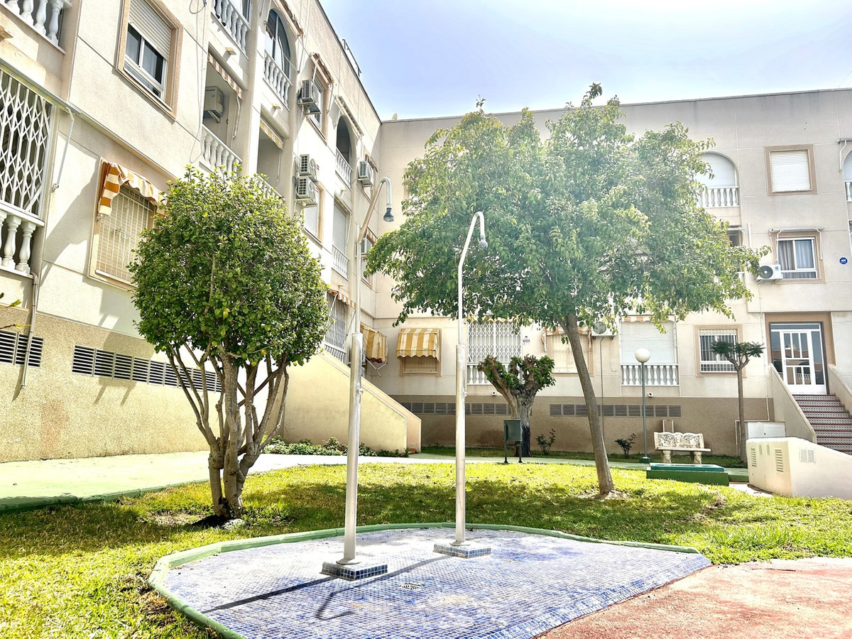 Se vende Apartamento Planta Baja de 2 dormitorios en Costa Blanca, Alicante, España