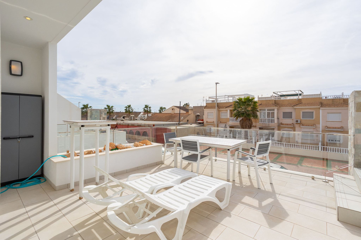 Se vende Villa - Chalet de 4 dormitorios en Costa Calida, Murcia, España