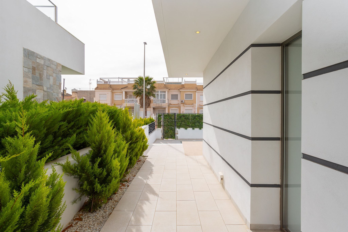 Se vende Villa - Chalet de 4 dormitorios en Costa Calida, Murcia, España