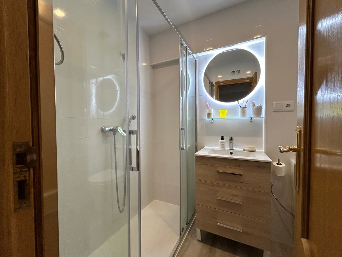 Se vende Apartamento Planta Media de 3 dormitorios en Costa Blanca, Alicante, España