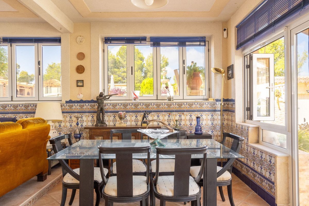 Se vende Villa - Chalet de 4 dormitorios en Costa Blanca, Alicante, España