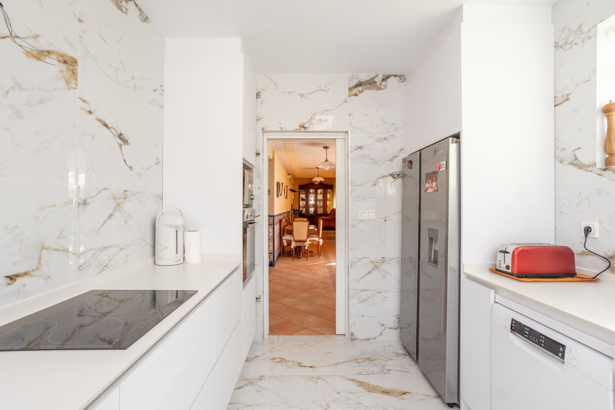 Se vende Villa - Chalet de 4 dormitorios en Costa Blanca, Alicante, España