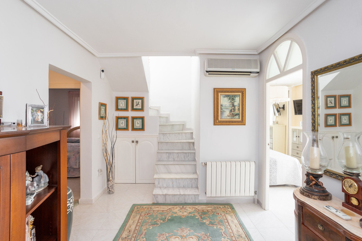 Se vende Villa - Chalet de 4 dormitorios en Costa Blanca, Alicante, España