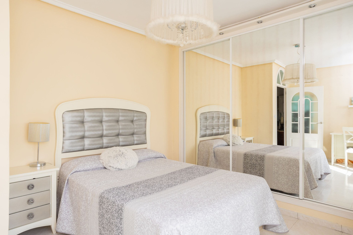 Se vende Villa - Chalet de 4 dormitorios en Costa Blanca, Alicante, España