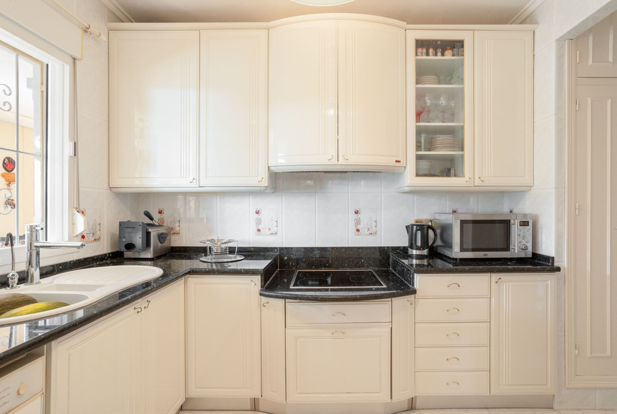 Se vende Villa - Chalet de 4 dormitorios en Costa Blanca, Alicante, España
