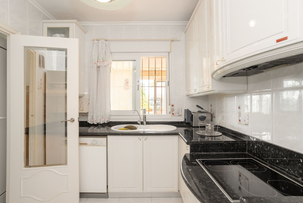 Se vende Villa - Chalet de 4 dormitorios en Costa Blanca, Alicante, España
